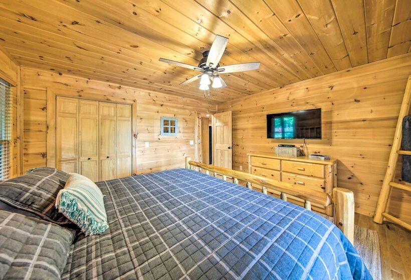Mineral Bluff Cabin W/ Hot Tub + Game Room!