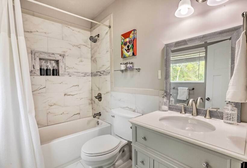 Modern, Bright Home In Stone Mountain Village