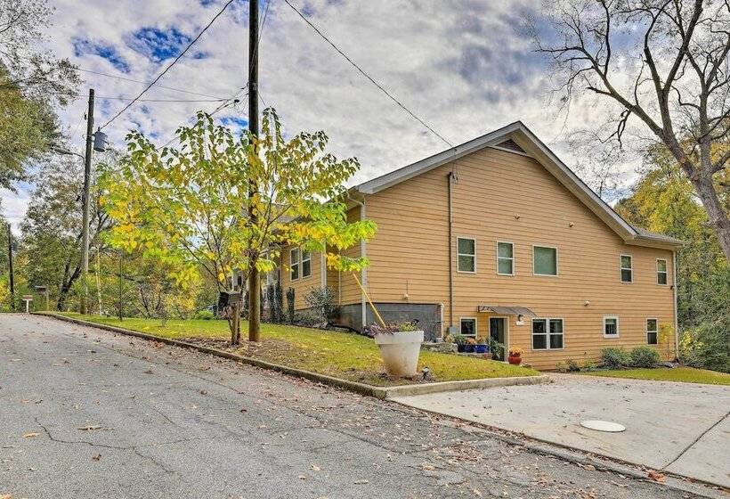 Modern, Bright Home In Stone Mountain Village