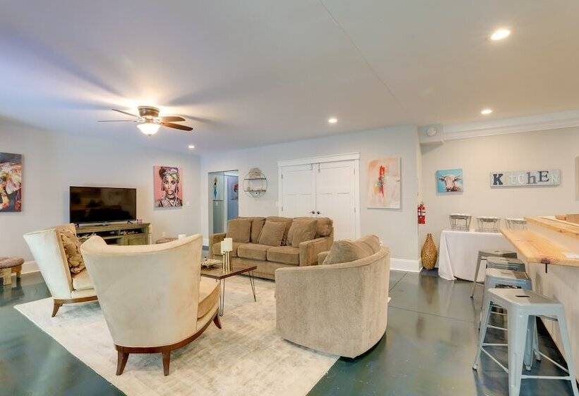 Modern, Bright Home In Stone Mountain Village