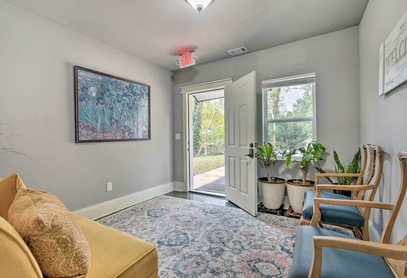 Modern, Bright Home In Stone Mountain Village