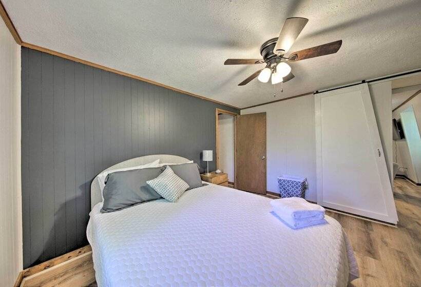 Pet Friendly Ellijay Cabin In The Woods On 1 Acre!