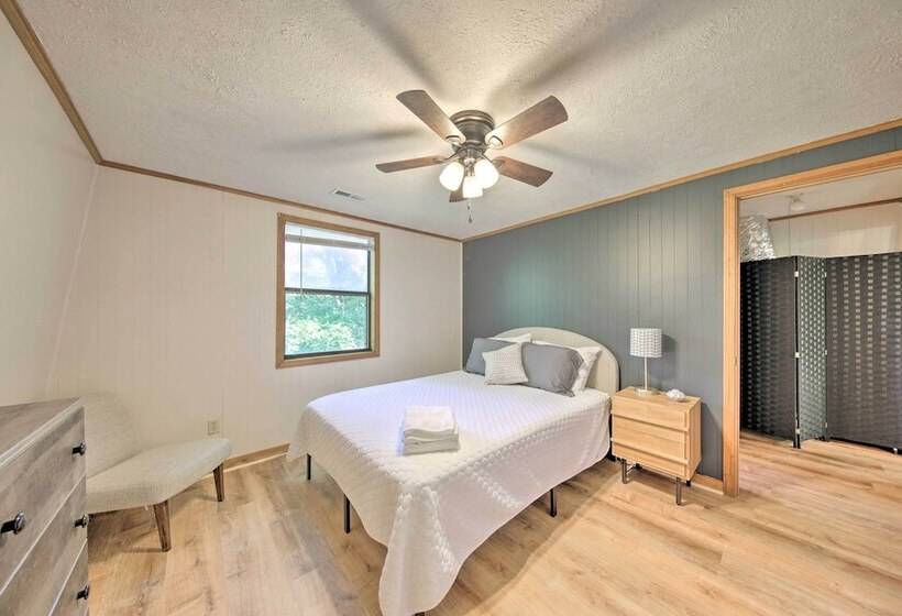 Pet Friendly Ellijay Cabin In The Woods On 1 Acre!