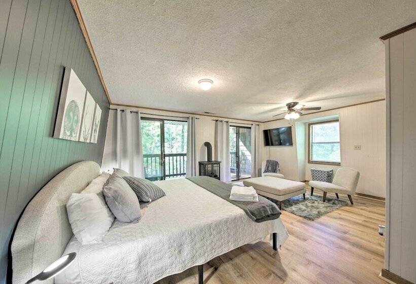 Pet Friendly Ellijay Cabin In The Woods On 1 Acre!