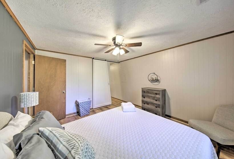 Pet Friendly Ellijay Cabin In The Woods On 1 Acre!