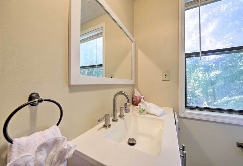 Pet Friendly Ellijay Cabin In The Woods On 1 Acre!