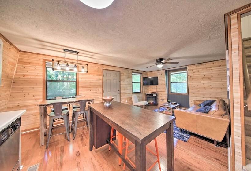 Pet Friendly Ellijay Cabin In The Woods On 1 Acre!