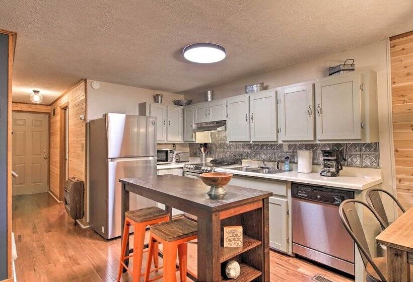 Pet Friendly Ellijay Cabin In The Woods On 1 Acre!