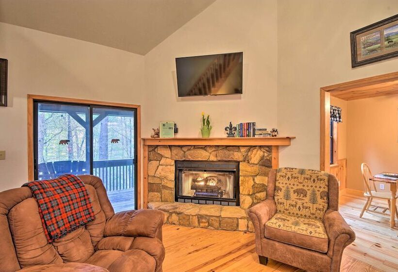 Modern Cabin W/ Deck In The Blue Ridge Mountains!