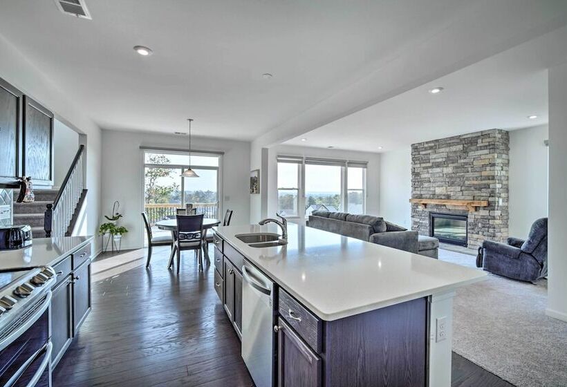 Modern Canton Home: 10 Mi To Lake Allatoona!