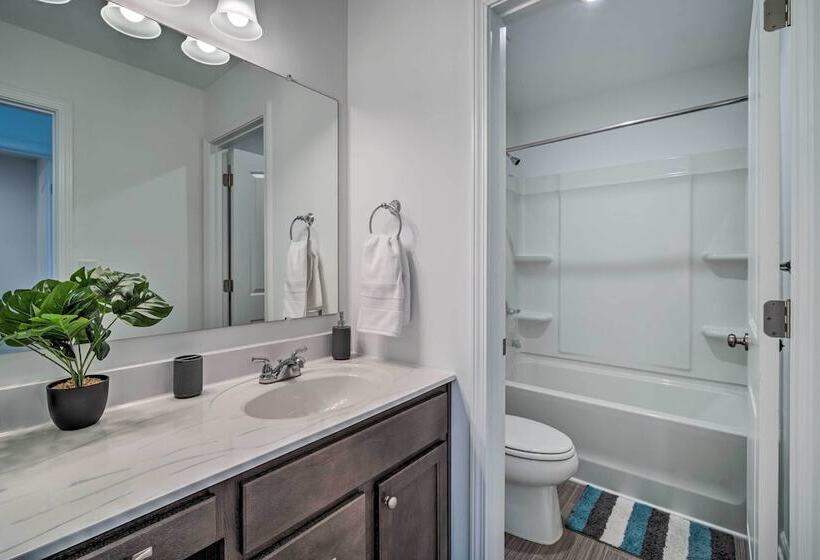 Modern Canton Home: 10 Mi To Lake Allatoona!