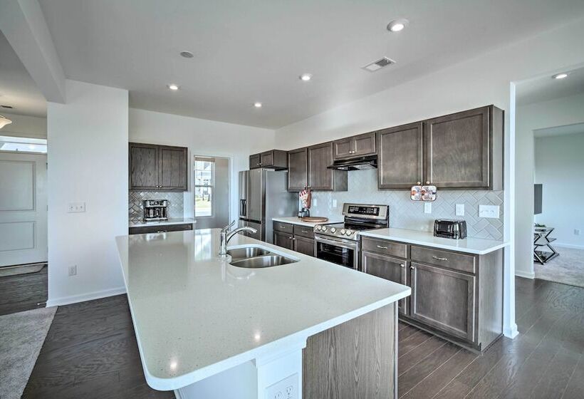 Modern Canton Home: 10 Mi To Lake Allatoona!