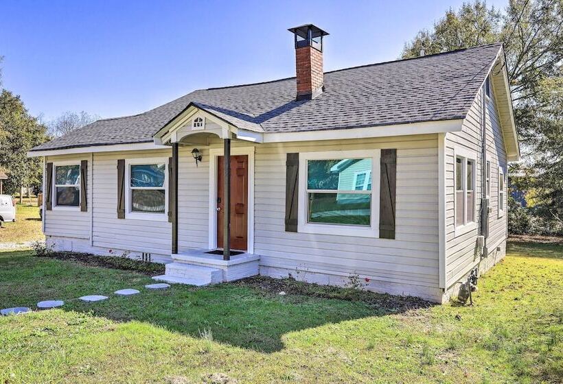 Modern Carrollton Home W/ Deck   Pets Welcome