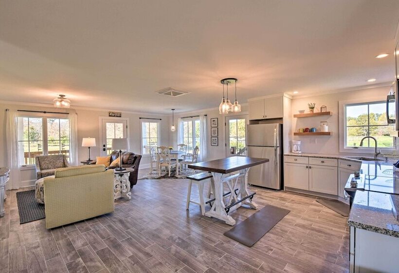 Modern Clarkesville Cottage W/ Decks & Patio!