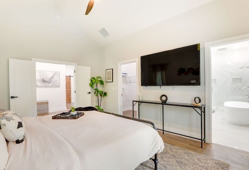 Modern Decatur Home ~ 7 Mi To Atlanta!