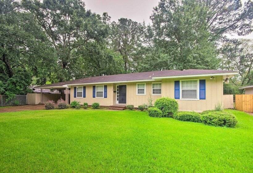 Modern Jackson Home W/ Yard ~ 8 Mi To Dtwn!