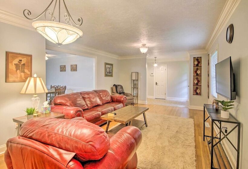 Modern Jackson Home W/ Yard ~ 8 Mi To Dtwn!