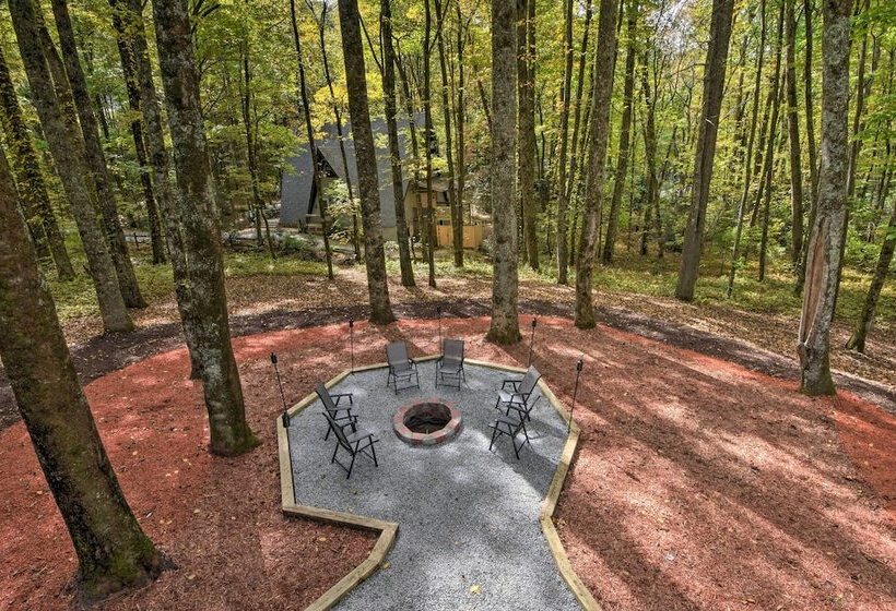 Modern Mountain Cabin W/ Resort Style Amenities!