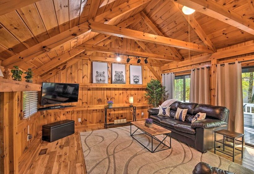 Modern Mountain Cabin W/ Resort Style Amenities!