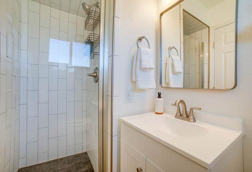 Modern Reno Home W/ Mountain View: Near Downtown!