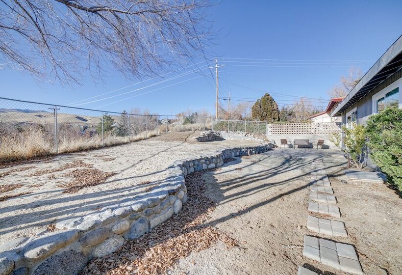 Modern Reno Home W/ Mountain View: Near Downtown!