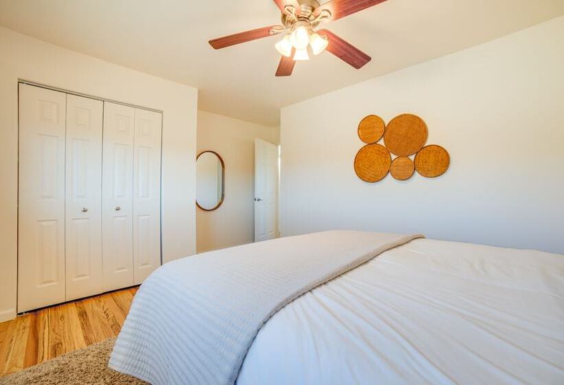 Modern Reno Home W/ Mountain View: Near Downtown!