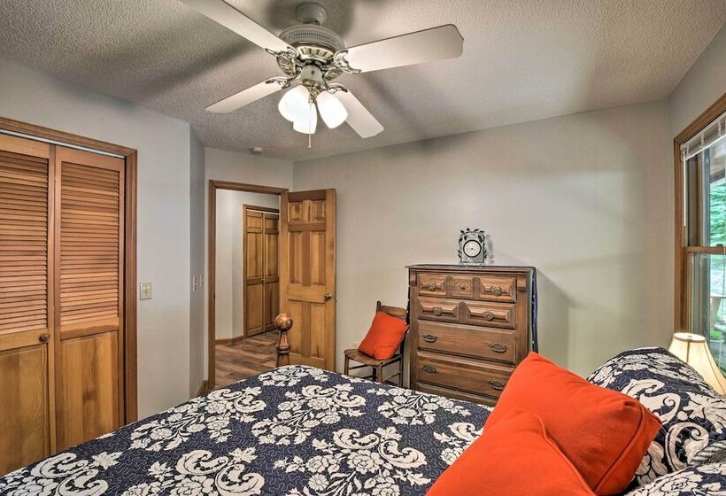 Cozy Blairsville Cabin: 2 Mi To Vogel State Park!