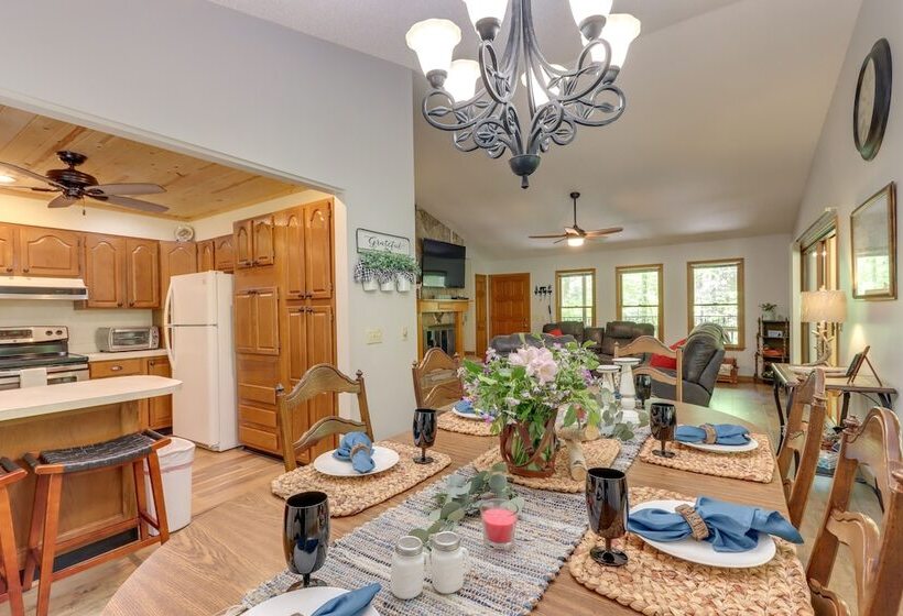 Cozy Blairsville Cabin: 2 Mi To Vogel State Park!