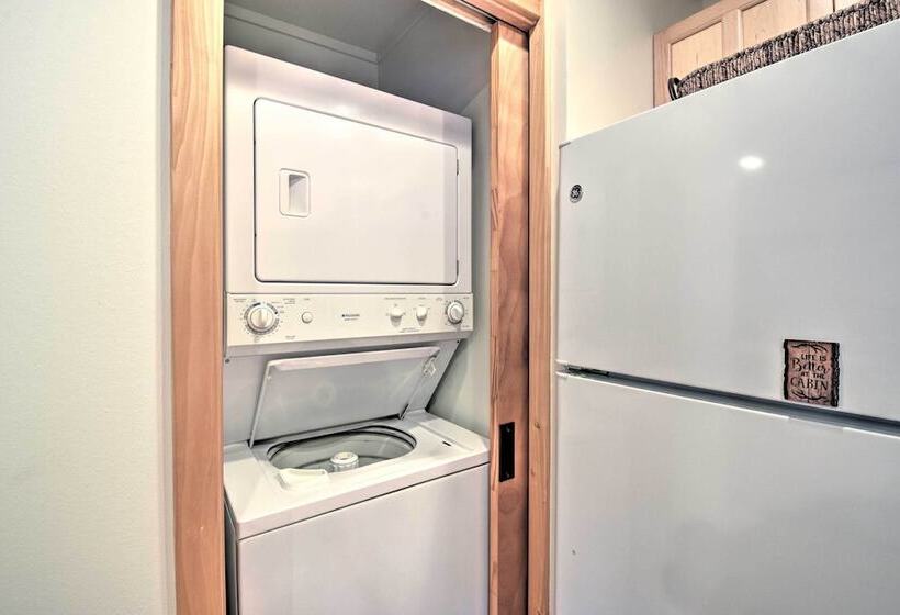 Mountain Mint Inn: Cabin W/ Resort Amenity Access!