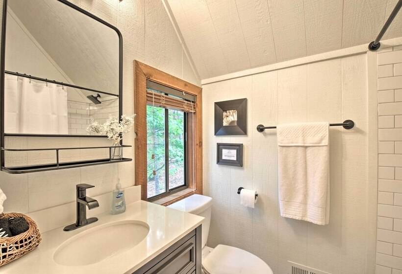 Mountain Mint Inn: Cabin W/ Resort Amenity Access!