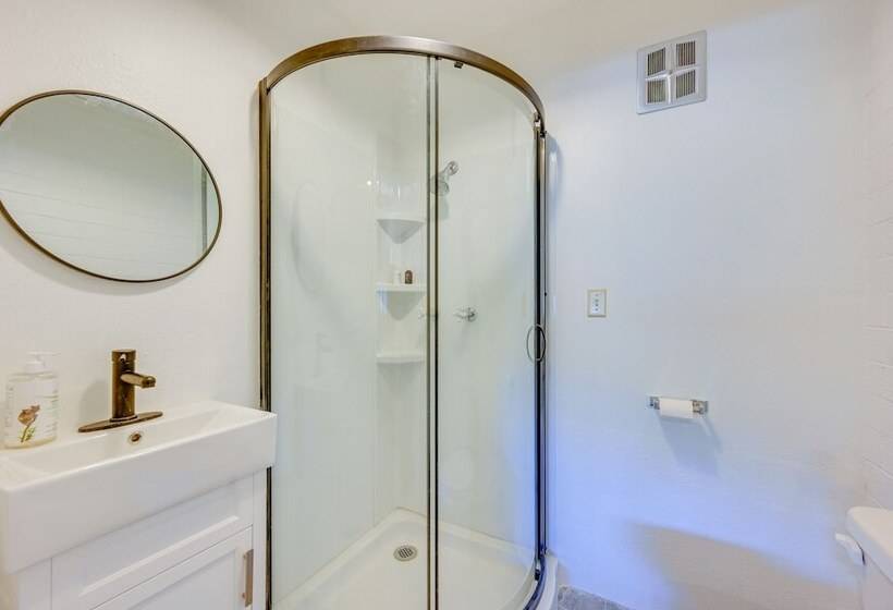 Spacious Munds Park Cabin W/ Golf Course Views