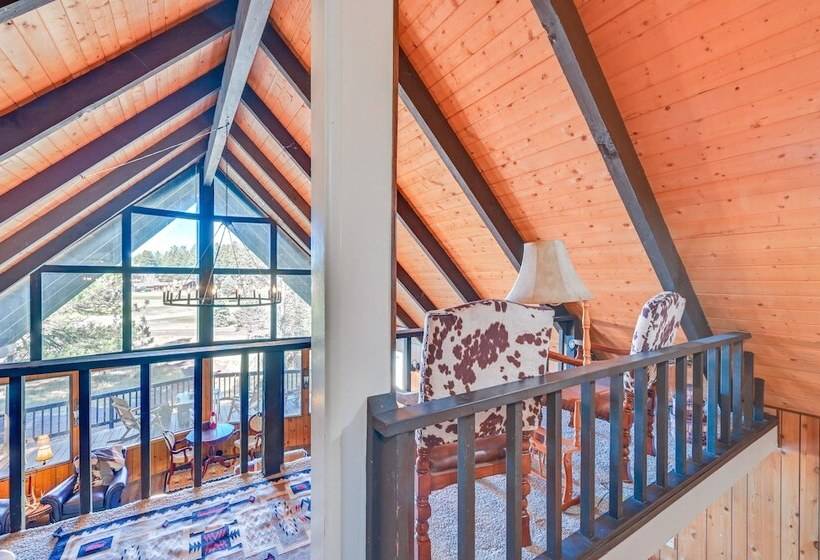 Spacious Munds Park Cabin W/ Golf Course Views