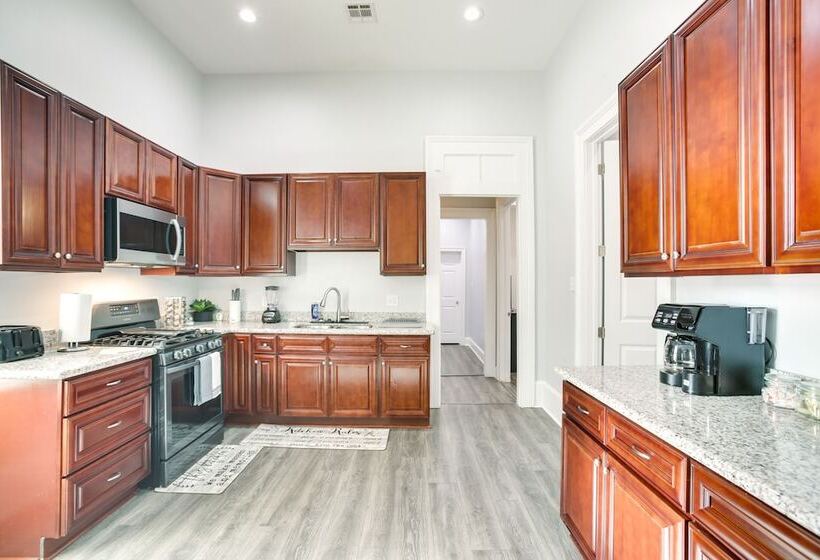 2 Mi To French Quarter: Walkable Nola Home