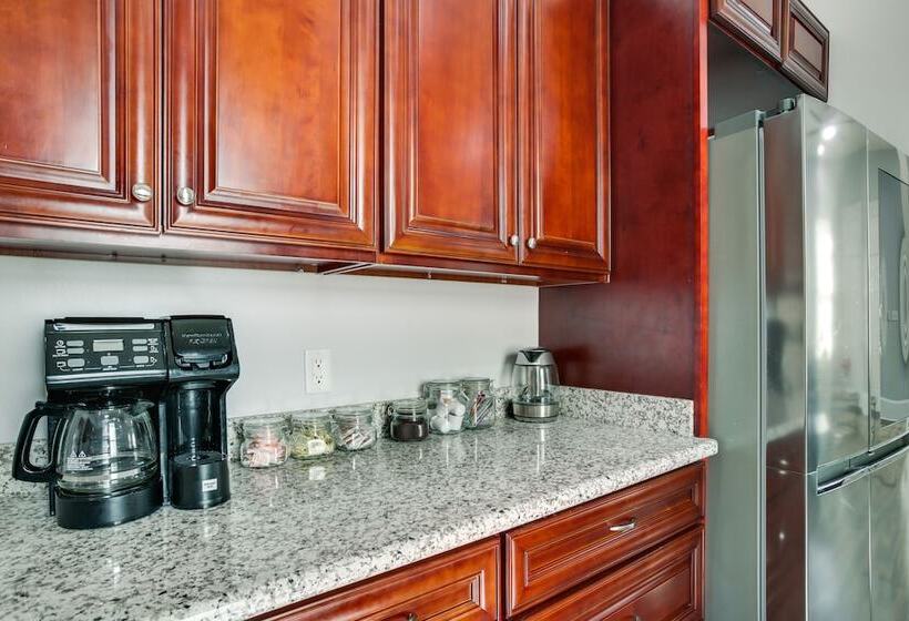 2 Mi To French Quarter: Walkable Nola Home