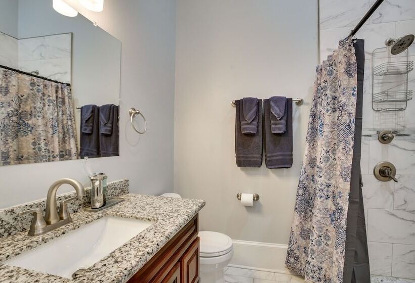 2 Mi To French Quarter: Walkable Nola Home