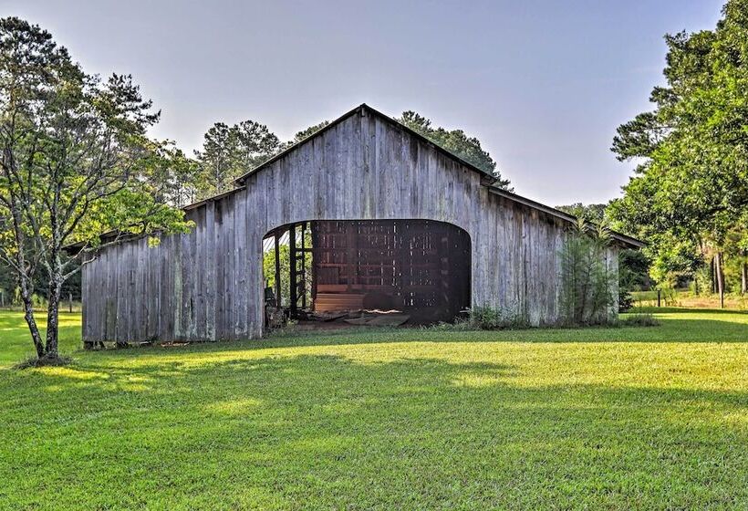 Newnan Retreat On 95 Acres: Hike, Bike & More