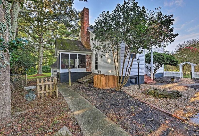 Newnan Retreat On 95 Acres: Hike, Bike & More