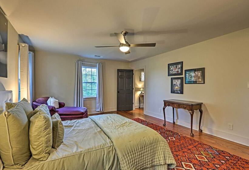 Newnan Retreat On 95 Acres: Hike, Bike & More