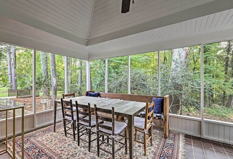 Newnan Retreat On 95 Acres: Hike, Bike & More