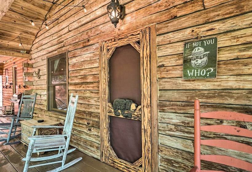 North Georgia Mtn Escape W/ Hot Tub & Games!