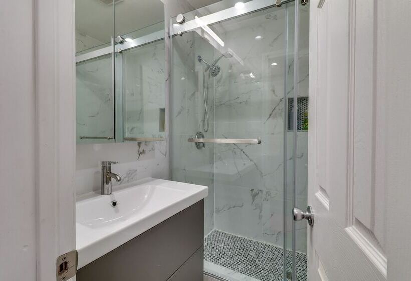 North Hills Home W/ Outdoor Entertaining Space