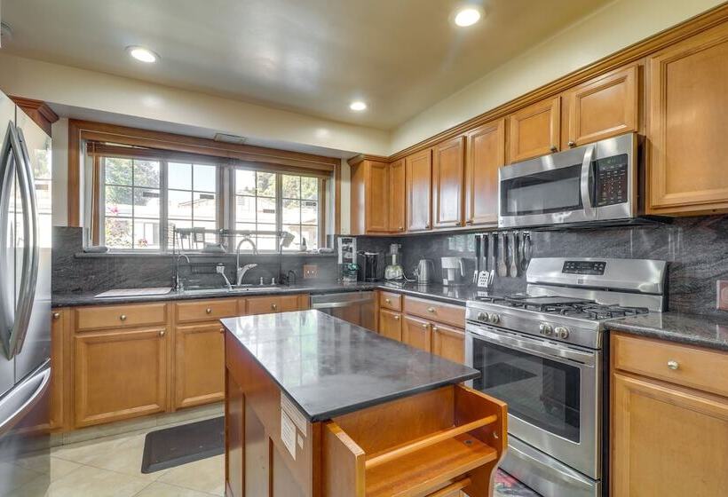 North Hills Home W/ Outdoor Entertaining Space