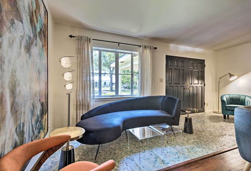 Ocean Springs Home   Walk To Beach & Downtown!