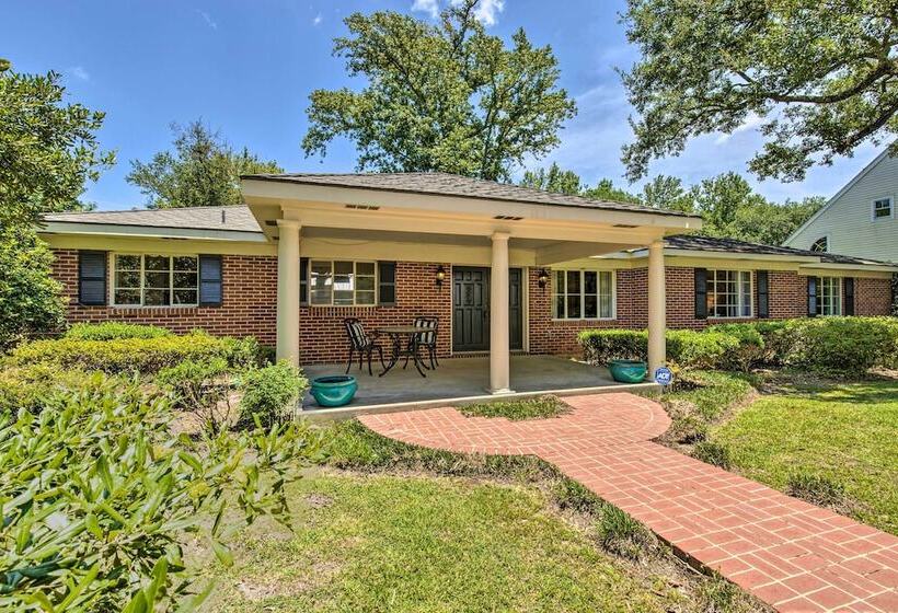 Ocean Springs Home   Walk To Beach & Downtown!