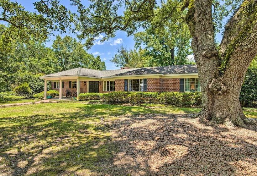 Ocean Springs Home   Walk To Beach & Downtown!