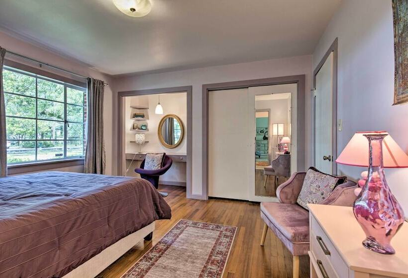 Ocean Springs Home   Walk To Beach & Downtown!