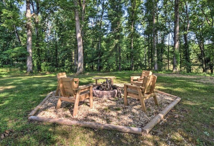 Owl S Hideaway  In Cleveland W/ 2 Fire Pits!