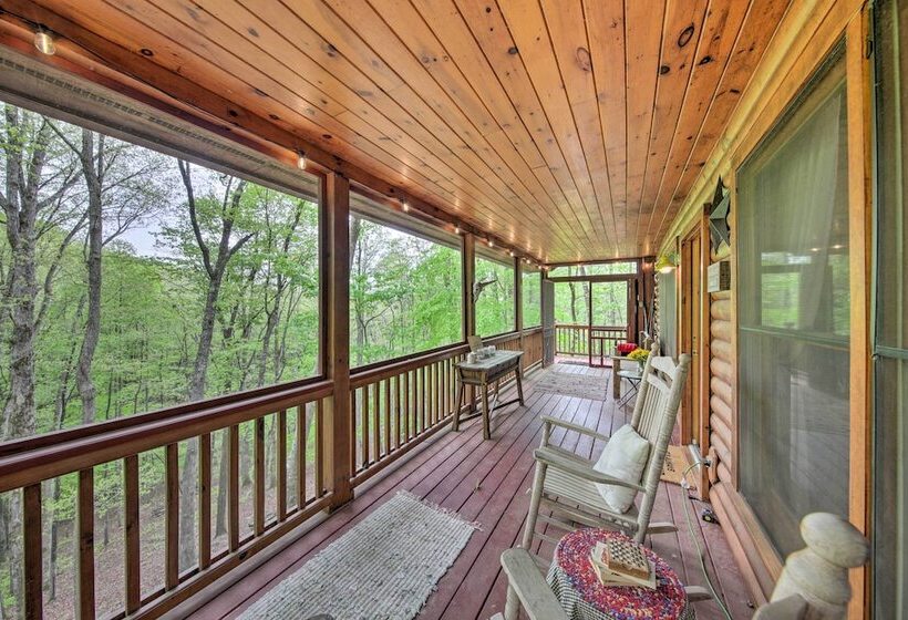 Peaceful Blue Ridge Cabin W/ Decks & Fire Pit