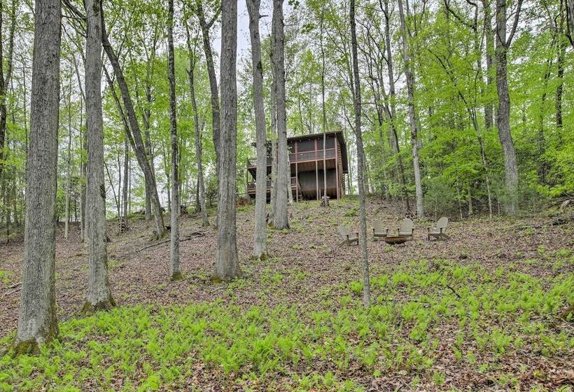 Peaceful Blue Ridge Cabin W/ Decks & Fire Pit