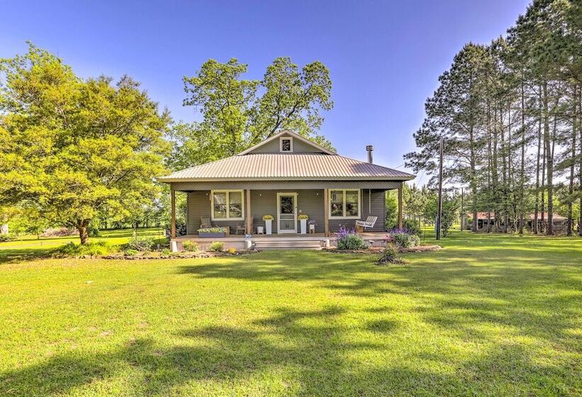 Peaceful Cairo Farmhouse W/ Barn & Fire Pit